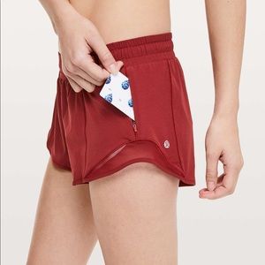 Dark Sport Red Hotty Hot Short II 2.5"